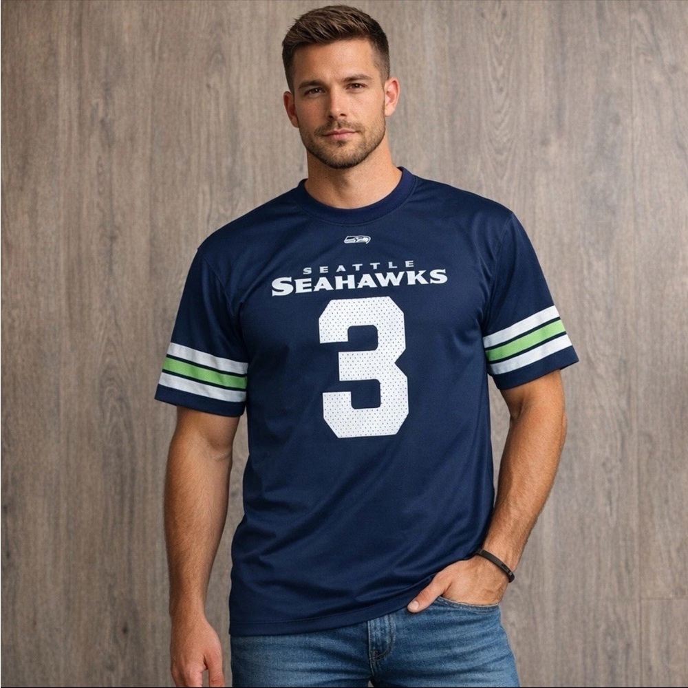 Seattle Seahawks Jersey Shirt Mens L Dark Blue Russell Wilson #3 NFL Players
